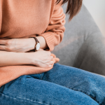 Γαστρεντερίτιδα από σαλμονέλα: Πόσο σοβαρή είναι και τι επιπλοκές μπορεί να έχει