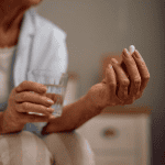 Αντικαταθλιπτικά: Γιατί δεν πρέπει να τα κόψετε «μαχαίρι»