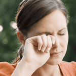 Χρόνια ξηροφθαλμία: Που μπορεί να οφείλεται και πώς αντιμετωπίζεται