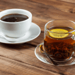 Καφές και τσάι: Ποια στιγμή της ημέρας πρέπει να τα αποφεύγουμε