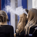 Ανησυχητική αύξηση κατανάλωσης αλκοόλ και ηλεκτρονικών τσιγάρων στα παιδιά