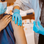 Πότε πρέπει να γίνει το αντιγριπικό εμβόλιο