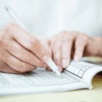 Οι μεσήλικες που λύνουν τακτικά σταυρόλεξα εμφανίζουν οξύτερη σκέψη στην τρίτη ηλικία