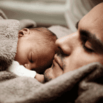 Ένας στους 20 νέους μπαμπάδες εμφανίζει μεταγεννητική κατάθλιψη