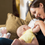 Ο υγιεινός τρόπος ζωής της μητέρας «ασπίδα» κατά της παχυσαρκίας των παιδιών