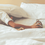 Υπνος: Ο λόγος που δυσκολευόμαστε να σηκωθούμε από το κρεβάτι