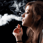 Το κάπνισμα απειλεί περισσότερο τις γυναίκες με έμφραγμα