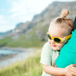 Αναγκαία η αντηλιακή προστασία για τα παιδιά όλο τον χρόνο