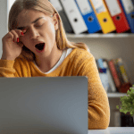 Τι κάνει το χασμουρητό μεταδοτικό – Οι διεργασίες που γίνονται στον εγκέφαλο