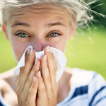 Υποφέρεις από την αλλεργία της άνοιξης; Αυτές οι τροφές θα σε βοηθήσουν