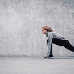 Ποιο είδος άσκησης βοηθά όσους αντιμετωπίζουν προβλήματα με τον ύπνο