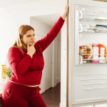 Πείνα ή λιγούρα; Τι συμβαίνει πραγματικά στον εγκέφαλο και πώς να το ξεχωρίσεις