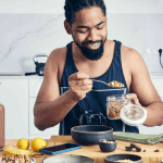 6 συνήθειες που εκτοξεύουν το σάκχαρο στο αίμα τις πρωινές ώρες