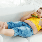 Πώς το στρες των γονιών τροφοδοτεί την παιδική παχυσαρκία