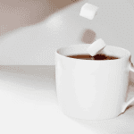 Πώς θα κόψεις εντελώς τη ζάχαρη από τον καφέ σου