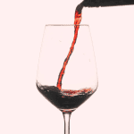 Ο εγκέφαλος αρχίζει να γερνά ακόμα και με ένα μόνο ποτηράκι κρασί τη μέρα