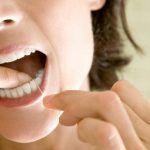 Φροντίδα των δοντιών στο σπίτι: Η σωστή χρήση του οδοντικού νήματος