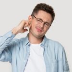 Γιατί έχουμε βουητό μετά από μια πολύ δυνατή φωνή